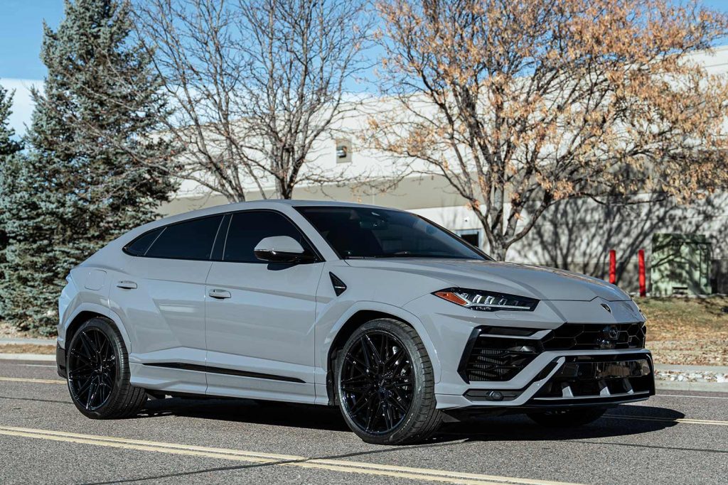 Lamborghini Urus front three-quarter view